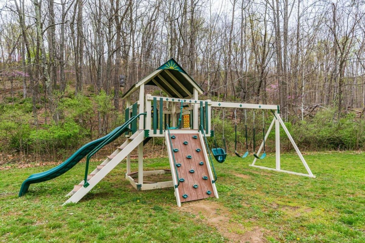 Chalet W Hot Tub, Large Deck, Grill, & Fast Wifi Berkeley Springs Exteriér fotografie