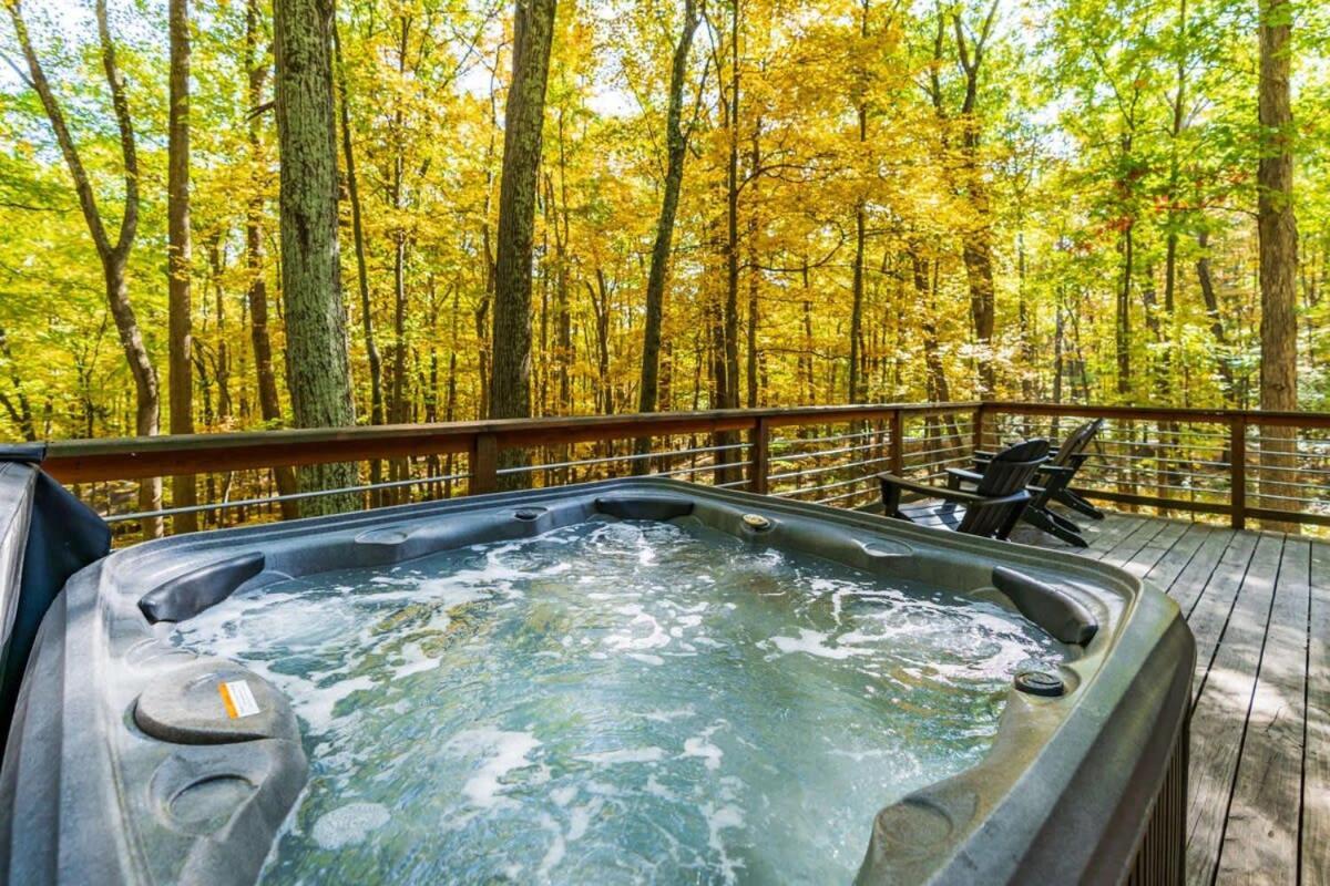 Chalet W Hot Tub, Large Deck, Grill, & Fast Wifi Berkeley Springs Exteriér fotografie