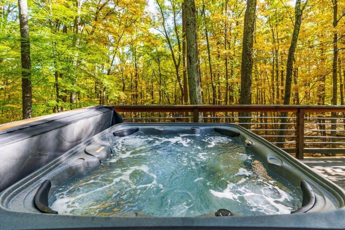 Chalet W Hot Tub, Large Deck, Grill, & Fast Wifi Berkeley Springs Exteriér fotografie