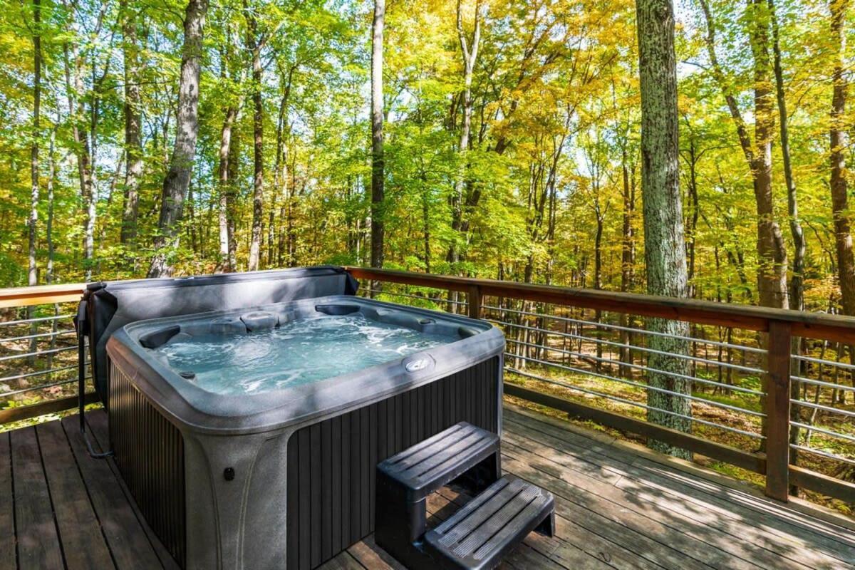 Chalet W Hot Tub, Large Deck, Grill, & Fast Wifi Berkeley Springs Exteriér fotografie
